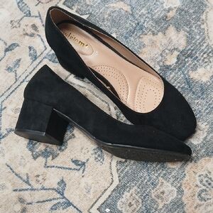 Chic Black Suede Block Heels